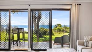 TV - A holiday home where the beach is at your doorstep, the views are the envy of many and where one day (Arrawarra Headland)