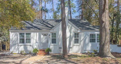 Forest Hills Manor w/ King Bed