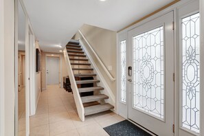 Interior - Stunning Newport Beach House - Location! (Newport Beach)