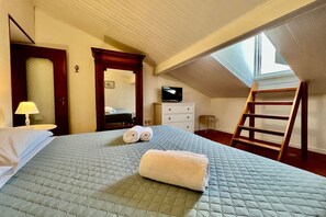 2 chambres, fer et planche à repasser, Wi-Fi, draps fournis