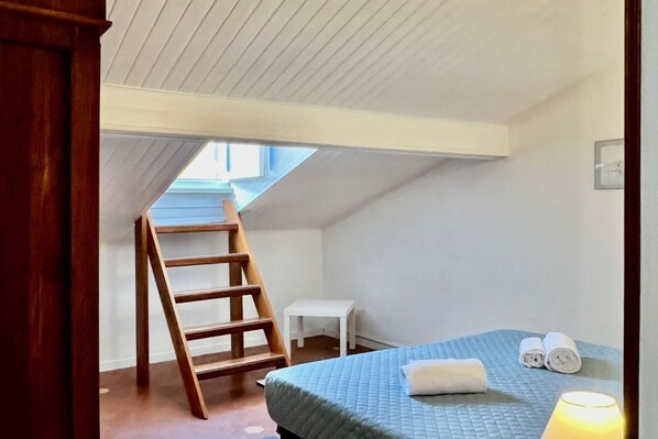 2 slaapkamers, een strijkplank/strijkijzer, wifi, beddengoed