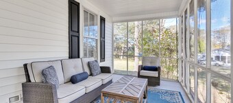 Historic 3BR with Porch & Fire Pit near Downtown
