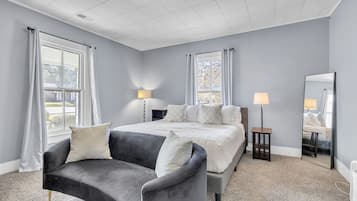 3 bedrooms, desk, iron/ironing board, WiFi