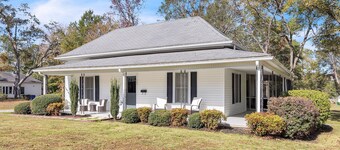 Historic 3BR with Porch & Fire Pit near Downtown
