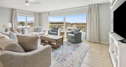 Direct Oceanfront | N Fletcher Beach House | All Rooms Oceanfront | Huge Deck | Bell's Retreat