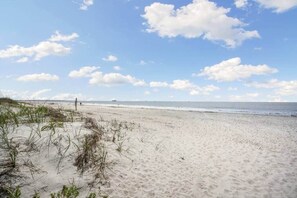 Beach - Welcome to Seashells and Sandtraps! The Perfect Oak Island Home w/ Golf Cart!  (Caswell Beach)