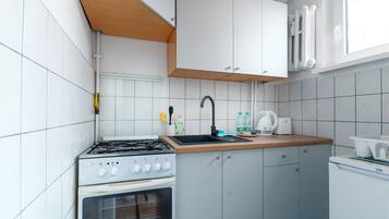 Kühlschrank, Ofen, Herdplatte, Toaster