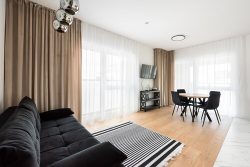 Brzeziny Deluxe Apartment