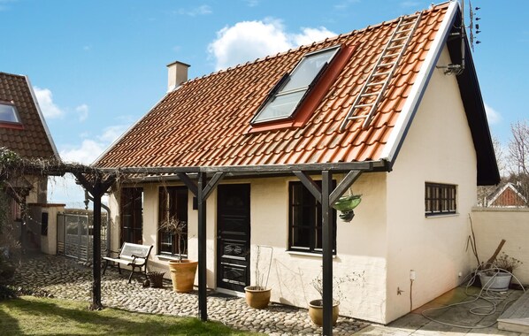 Exterior - Stunning home in Ystad with kitchen (Ystad)