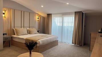 Deluxe-Zimmer, Meerblick | 2 Schlafzimmer, Schreibtisch, laptopgeeigneter Arbeitsplatz