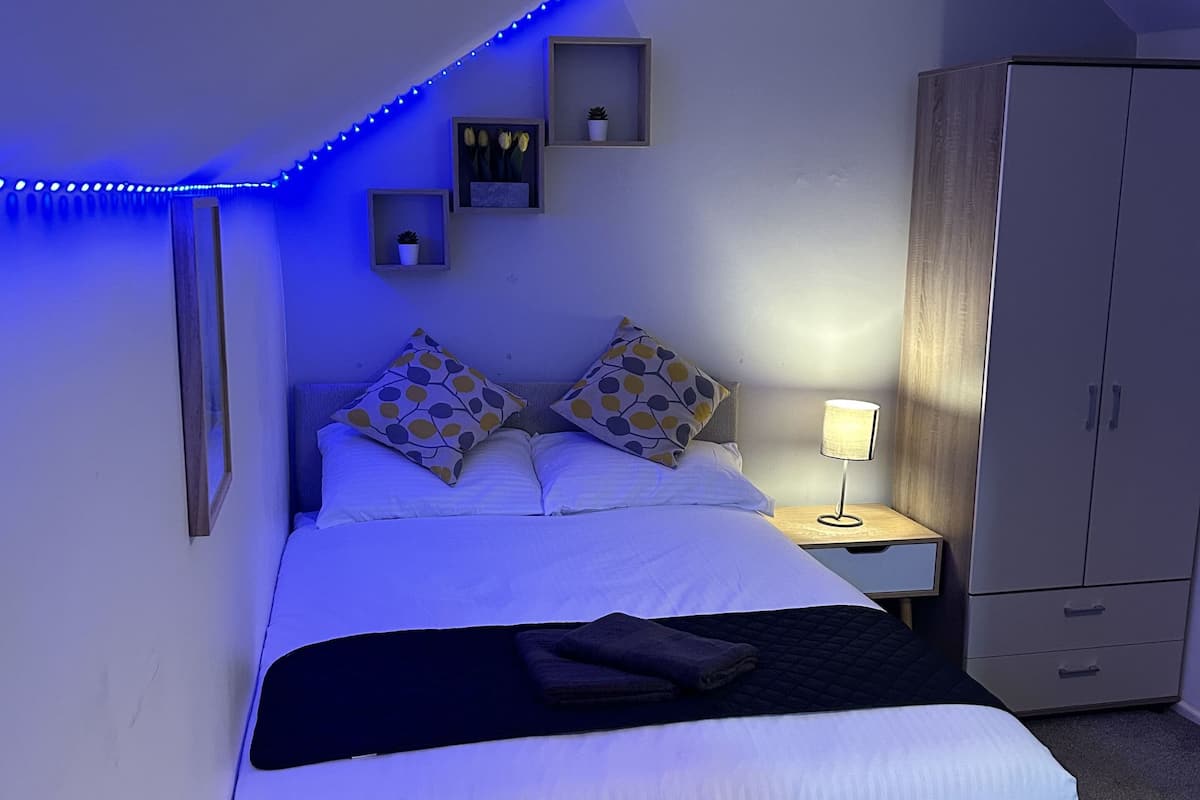 Free WiFi, bed sheets