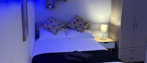 Wi-Fi de cortesia, roupa de cama