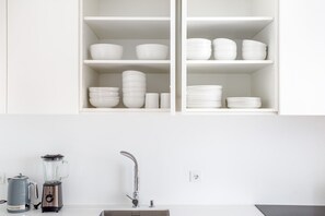 Refrigerador, microondas, horno, lavavajillas