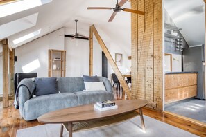 Télévision, chaîne hi-fi