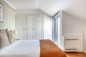 2 makuuhuonetta, silitysrauta/-lauta, Wi-Fi, vuodevaatteet