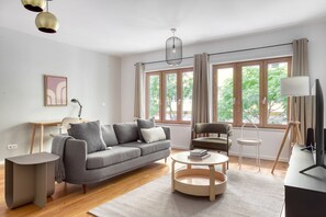 Télévision, chaîne hi-fi