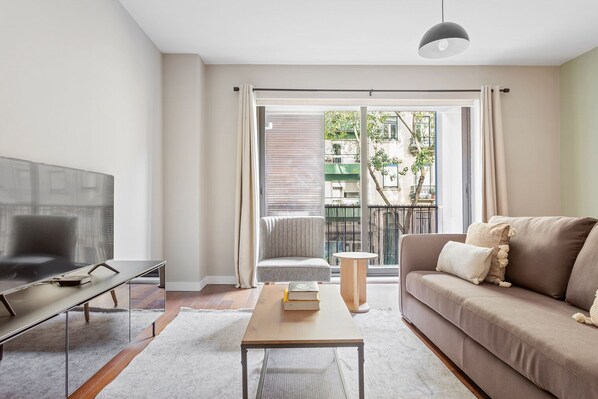 TV, stereo - Blueground | Santo António, parking (Lisbon)