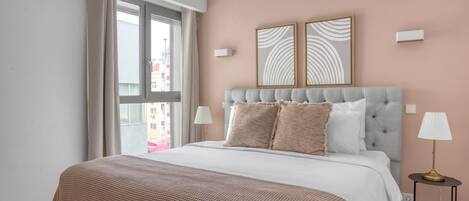 2 quartos, ferros/tábuas de passar roupa, Wi-Fi, roupa de cama