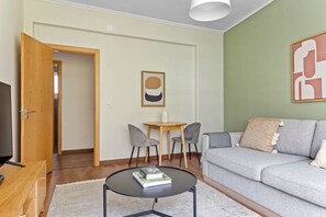 Fernseher, Stereoanlage