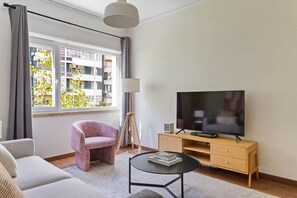 Fernseher, Stereoanlage