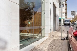 Exterior detail - Blueground | Picoas, fully furnished & equipped (Lisbon)