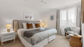 Design Apartment | 2 bedrooms, iron/ironing board, free WiFi
