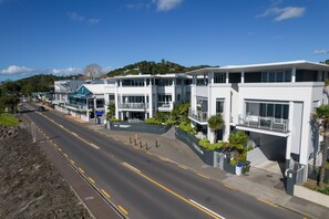 Exterior - Paihia 2 Bedroom Apartment with Pool (Paihia)