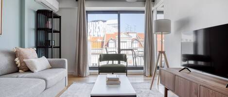 Télévision, chaîne hi-fi