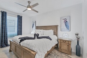 2 slaapkamers, een bureau, een strijkplank/strijkijzer, gratis wifi