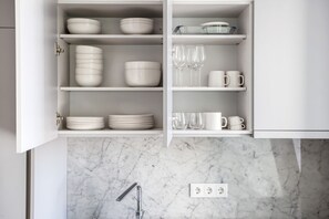 Interior - Blueground | Saldanha, furnished, full kitchen (Lisbon)