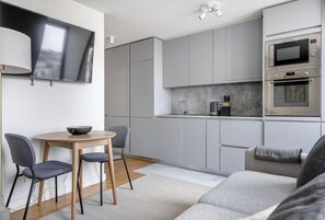 Interior - Blueground | Saldanha, fully furnished (Lisbon)