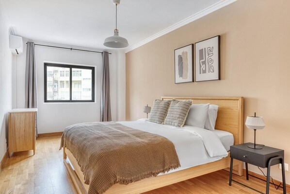 1 chambre, fer et planche à repasser, Wi-Fi, draps fournis