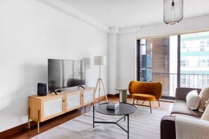 Télévision, chaîne hi-fi