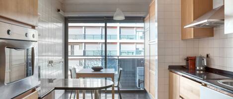 Fridge, microwave, oven, dishwasher