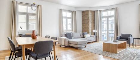 Télévision, chaîne hi-fi