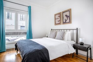 2 quartos, ferros/tábuas de passar roupa, Wi-Fi, roupa de cama