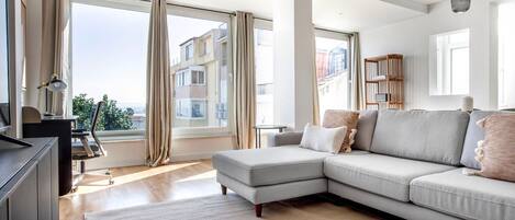 Télévision, chaîne hi-fi