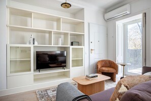 Télévision, chaîne hi-fi