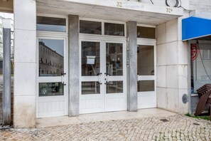 Exterior detail - Blueground | Ajuda, balcony (Lisbon)