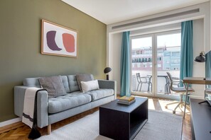 TV, stereo - Blueground | Alvalade, balcony (Lisbon)