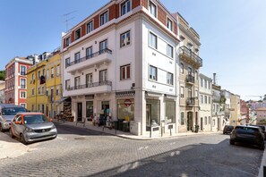 Exterior - Blueground | Principe Real, move-in-ready (Lisbon)