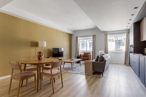 Fernseher, Stereoanlage