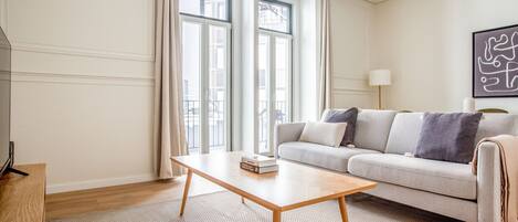 Télévision, chaîne hi-fi