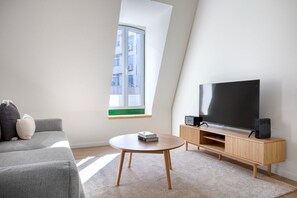 Télévision, chaîne hi-fi