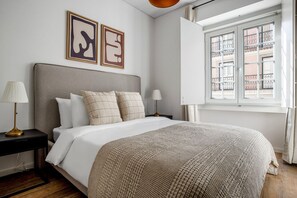 2 chambres, fer et planche à repasser, Wi-Fi, draps fournis