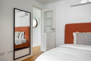 2 slaapkamers, een strijkplank/strijkijzer, wifi, beddengoed