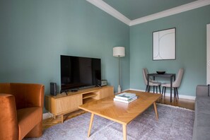 Fernseher, Stereoanlage