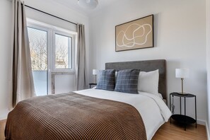 2 chambres, fer et planche à repasser, Wi-Fi, draps fournis