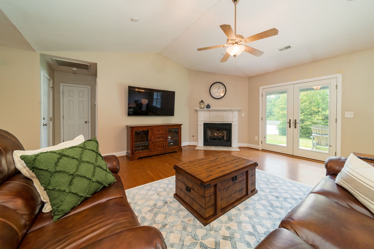 Photo 4 of Cozy 3BR Home Near Traveler's Rest & Universities