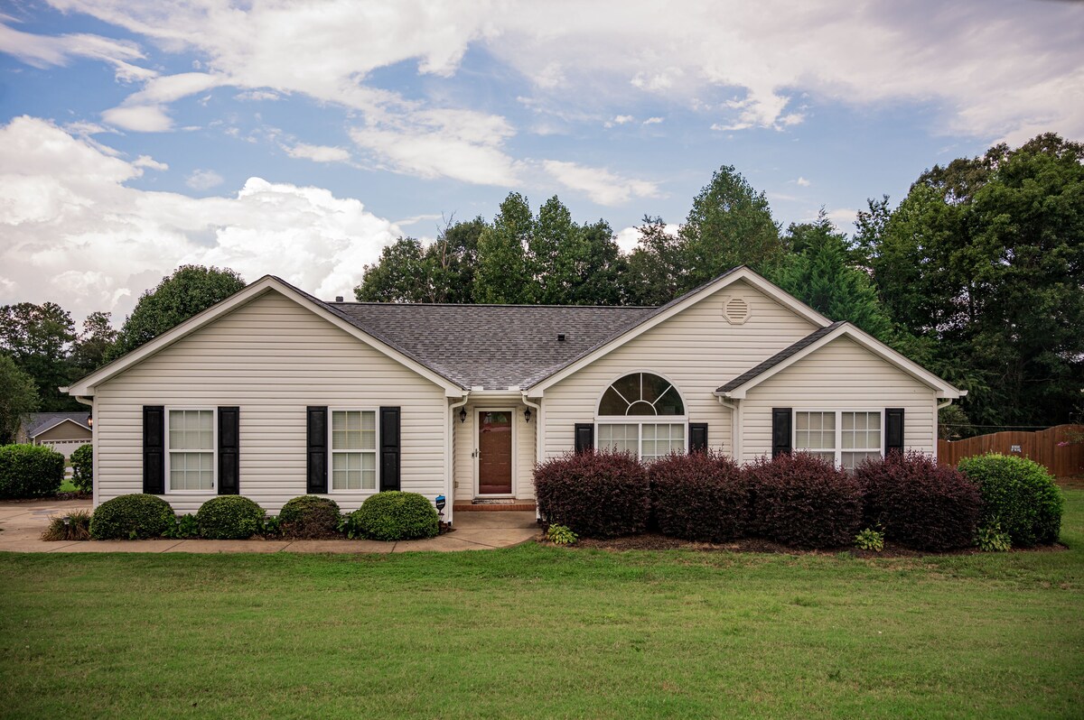 Photo 24 of Cozy 3BR Home Near Traveler's Rest & Universities